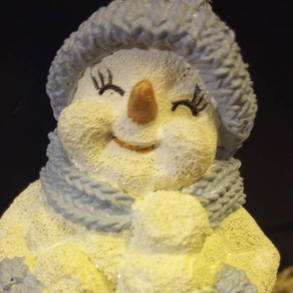 The Encore Group Snow Buddy with snowballs figurine. Extra cute. - Picture 4 of 6